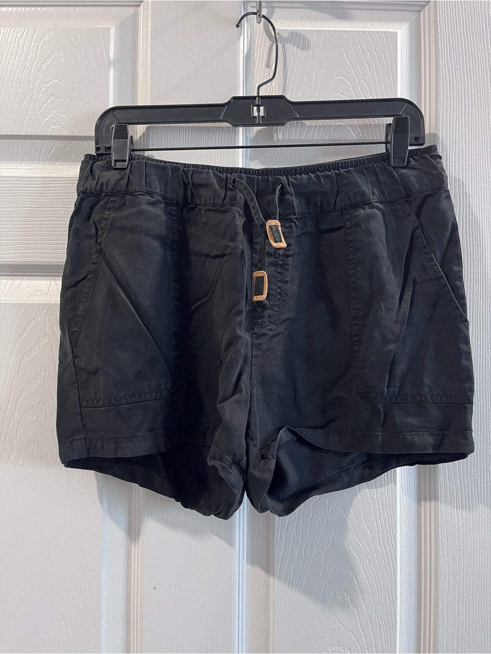 Tentree Instow mid rise pull on short Black